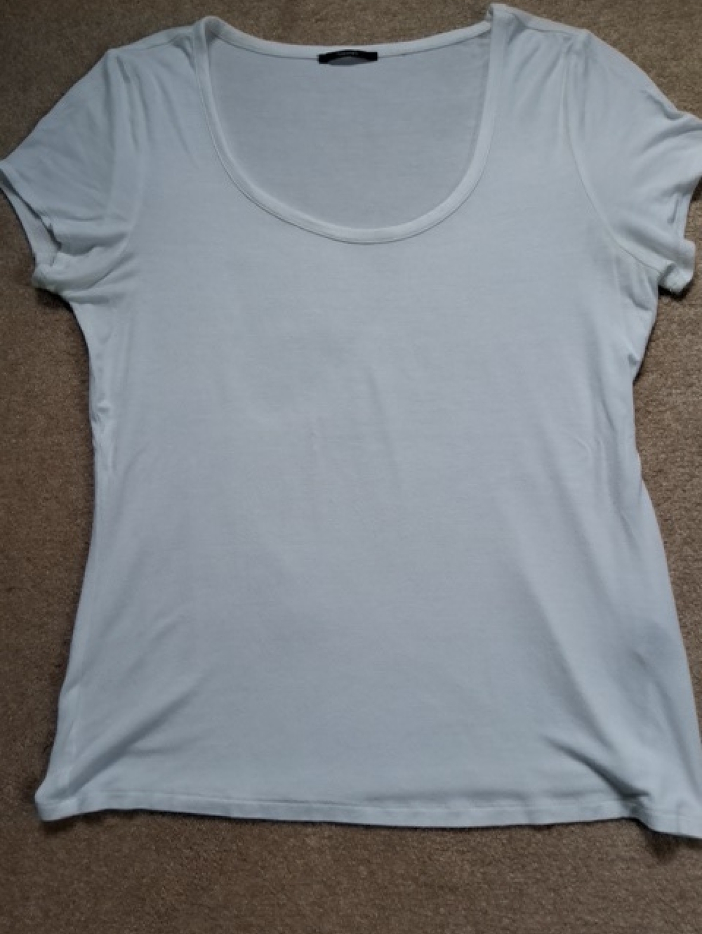 Tahari White Scoop Neck Short Sleeve Tee